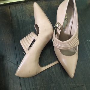 BCBG Beige Heels Size 8